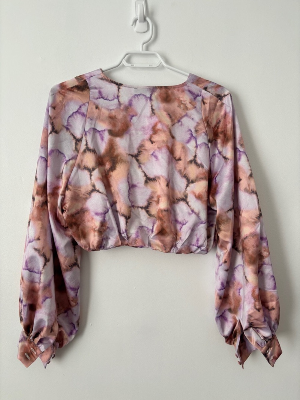 Dynamite Watercolor Satin Knot Front Crop Top Balloon Sleeve Boho tie dye - M - Picture 3 of 5
